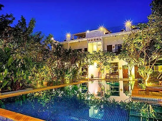 Hotel Cozy Boutique City-centre 4*